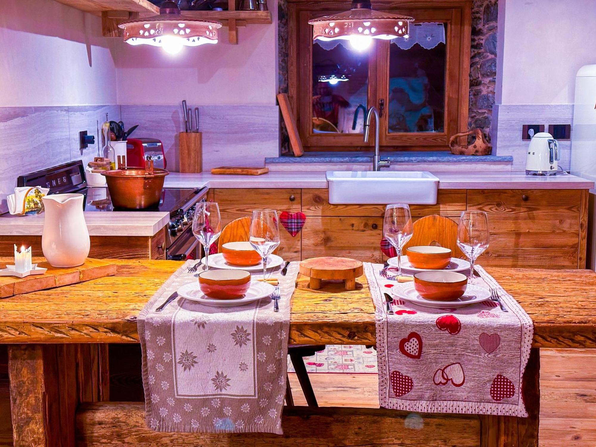 Joivy Modern Family Chalet With Stunning Mountain Views Champoluc Exterior foto