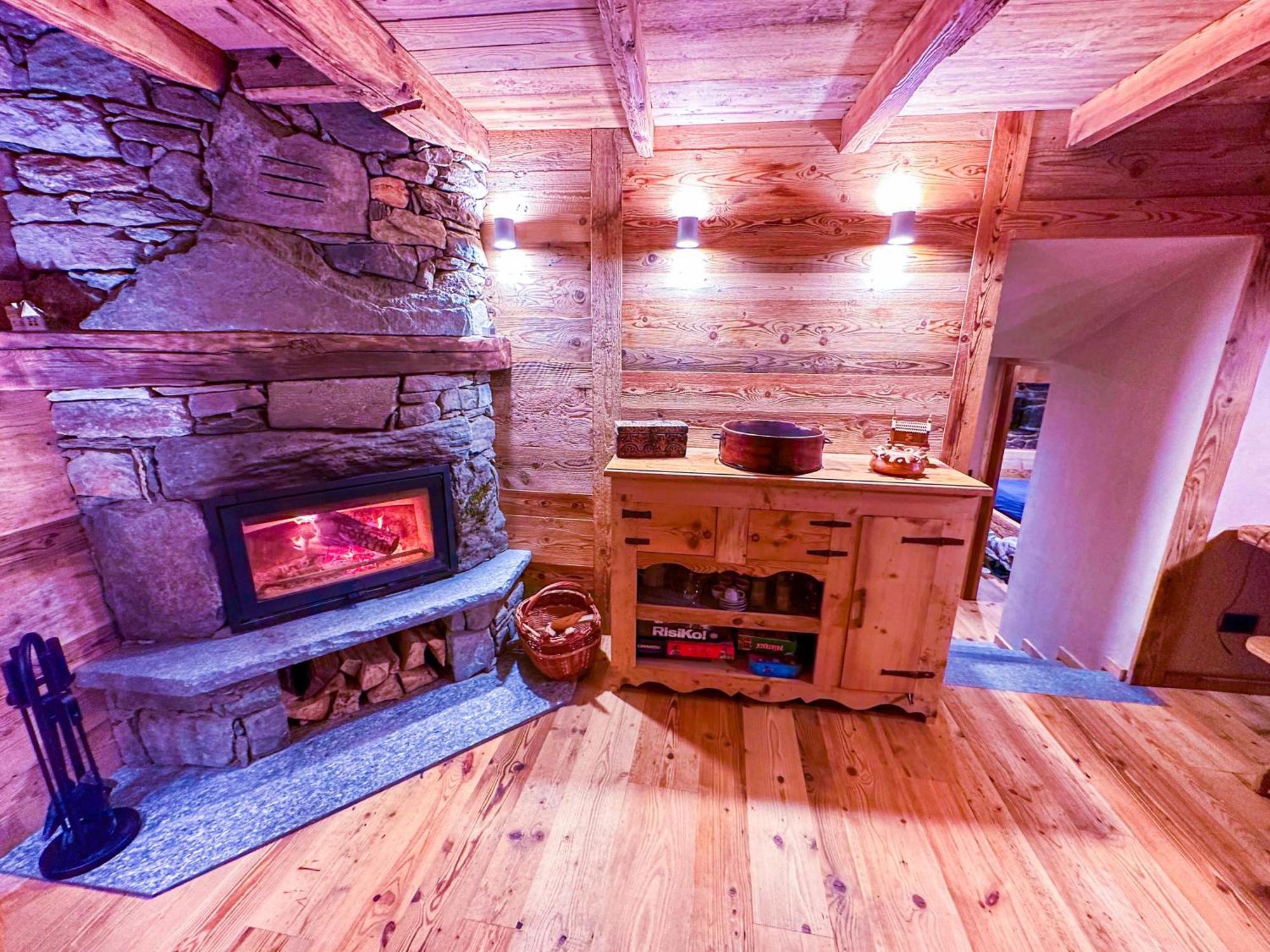 Joivy Modern Family Chalet With Stunning Mountain Views Champoluc Exterior foto